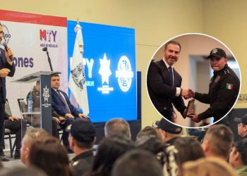 Capitanes Regios Condecoran a Elementos De Policía Y Tránsito Por Acciones De Gran Impacto Social - Capitanes Regios Ceremonia-de-condecoración-monterrey-115-oficiales - Capitanes Regios